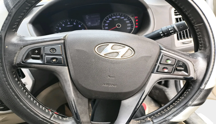 2014 Hyundai i20 ASTA (O) 1.2 WITH SUNROOF, Petrol, Manual, 1,41,706 km, interior