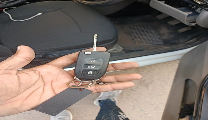 2019 Tata Tiago XZ PLUS PETROL, Petrol, Manual, 73,441 km, interior