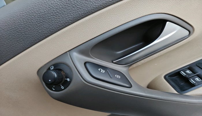 2017 Volkswagen Vento HIGHLINE 1.5 AT, Diesel, Automatic, 1,26,185 km, interior