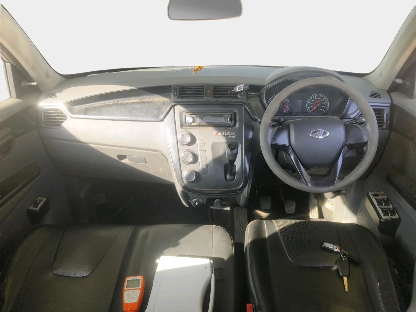 2018 Mahindra KUV 100 NXT K2 P 6 STR, CNG, Manual, 1,40,371 km, interior