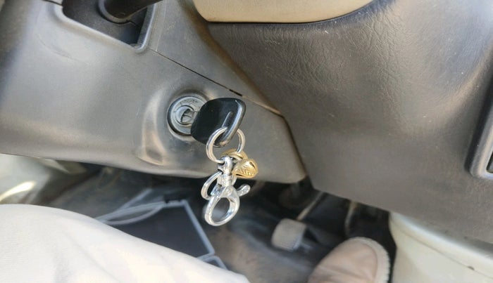 2015 Maruti Eeco 5 STR WITH A/C+HTR, Petrol, Manual, 54,313 km, interior