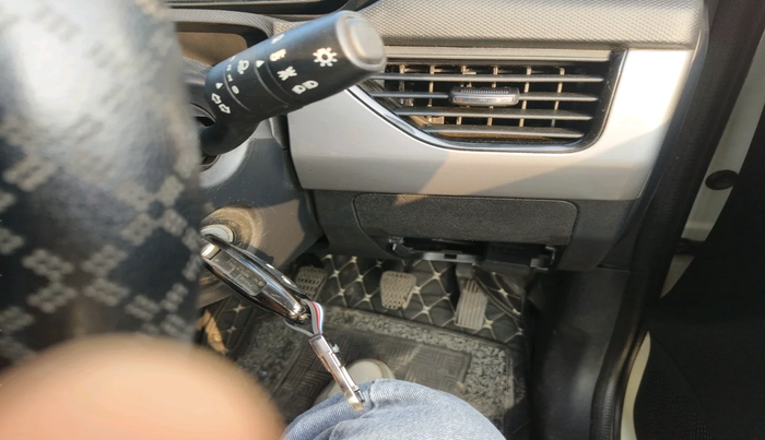 2022 Tata NEXON XM SUNROOF PETROL, Petrol, Manual, 47,846 km, interior