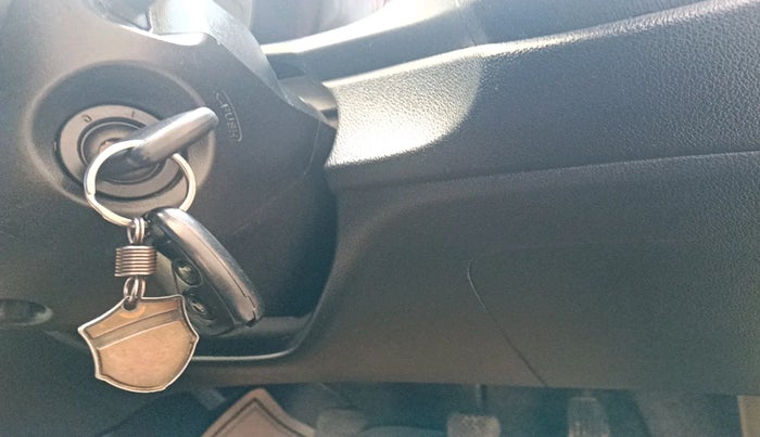 2014 Honda Amaze 1.5L I-DTEC S, Diesel, Manual, 1,16,411 km, interior