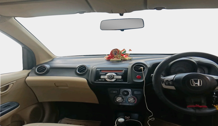 2014 Honda Amaze 1.5L I-DTEC S, Diesel, Manual, 1,16,411 km, interior