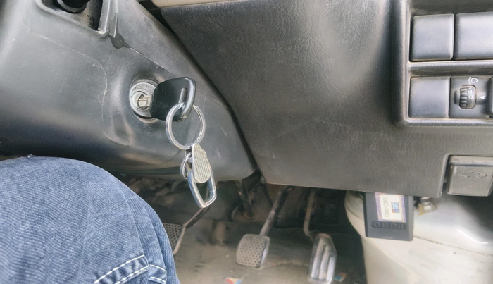 2017 Maruti Eeco 5 STR WITH A/C+HTR, Petrol, Manual, 1,08,964 km, interior