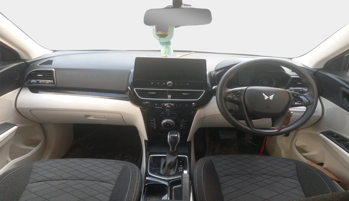 2024 Mahindra XUV 3XO MX3 Pro 1.2 L TCMPFI AT, Petrol, Automatic, 16,575 km, interior