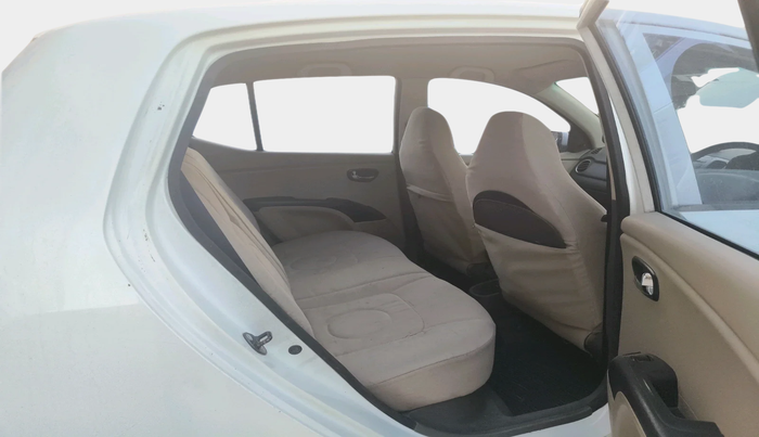 2011 Hyundai i10 MAGNA 1.1, Petrol, Manual, 1,20,689 km, interior