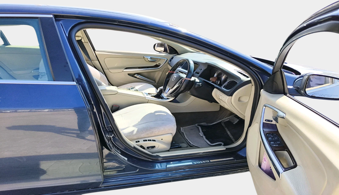 2013 Volvo S60 SUMMUM D4, Diesel, Automatic, 96,582 km, interior