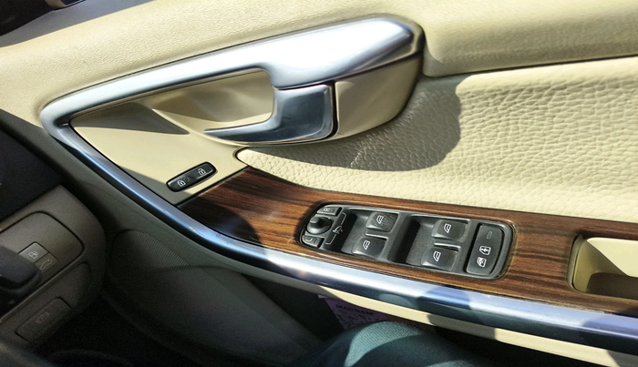 2013 Volvo S60 SUMMUM D4, Diesel, Automatic, 96,582 km, interior