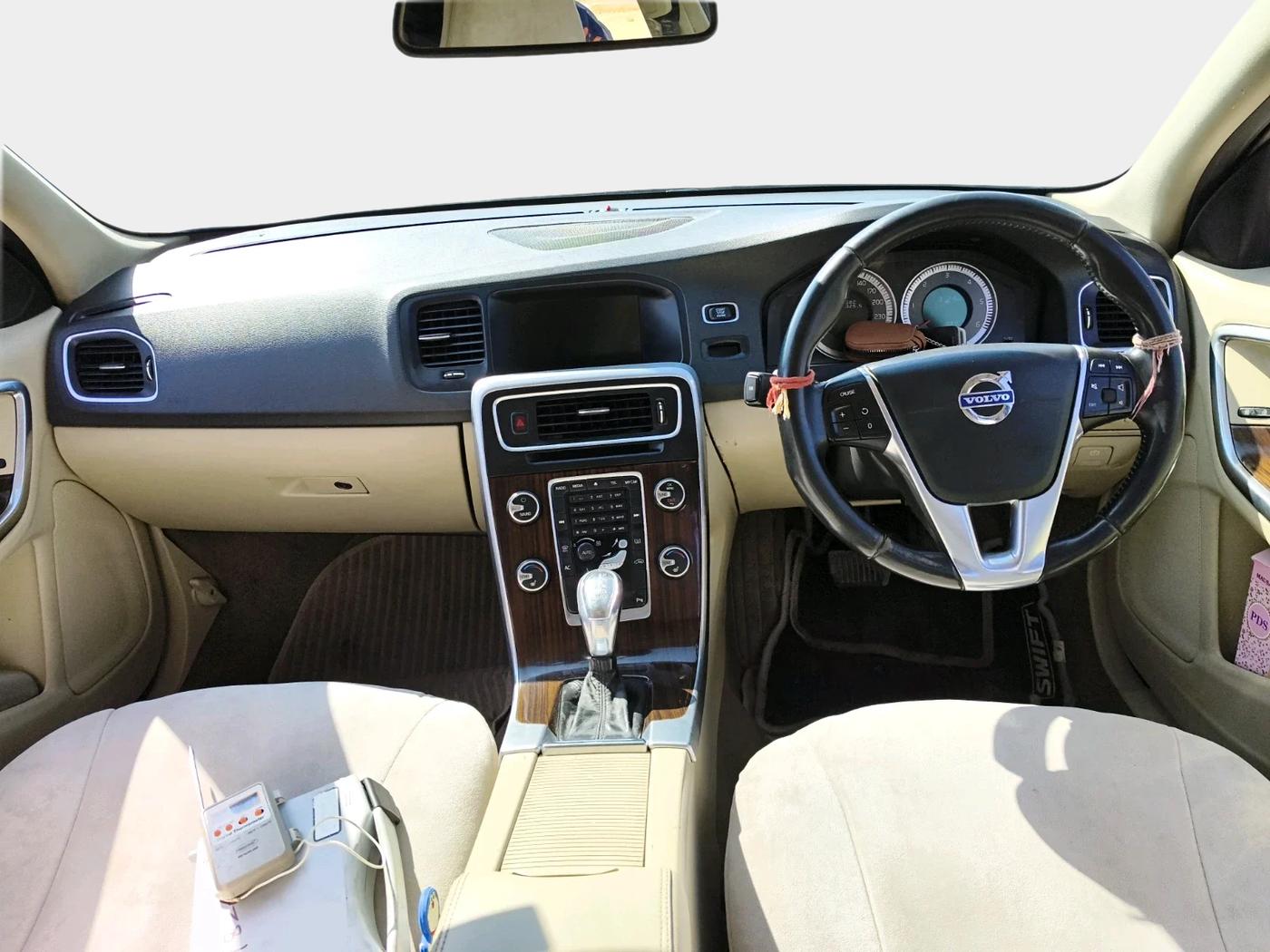 2013 Volvo S60 SUMMUM D4, Diesel, Automatic, 96,582 km, interior