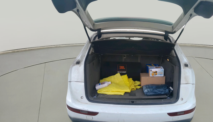 2011 Audi Q5 2.0 TDI QUATTRO, Diesel, Automatic, 1,30,293 km, exterior