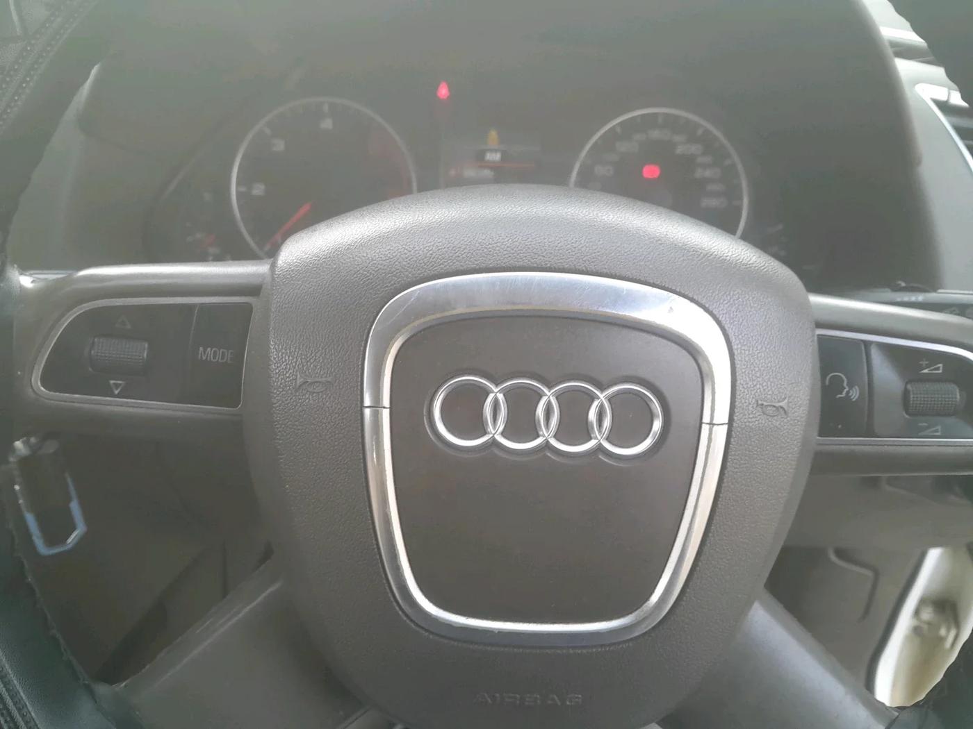 2011 Audi Q5 2.0 TDI QUATTRO, Diesel, Automatic, 6,50,001 km, interior