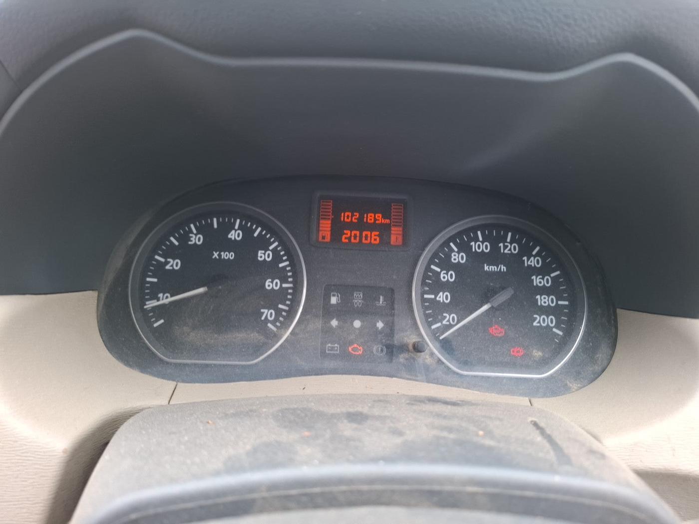 2014 Nissan Terrano XV D THP 110 PS, Diesel, Manual, 1,04,000 km, interior