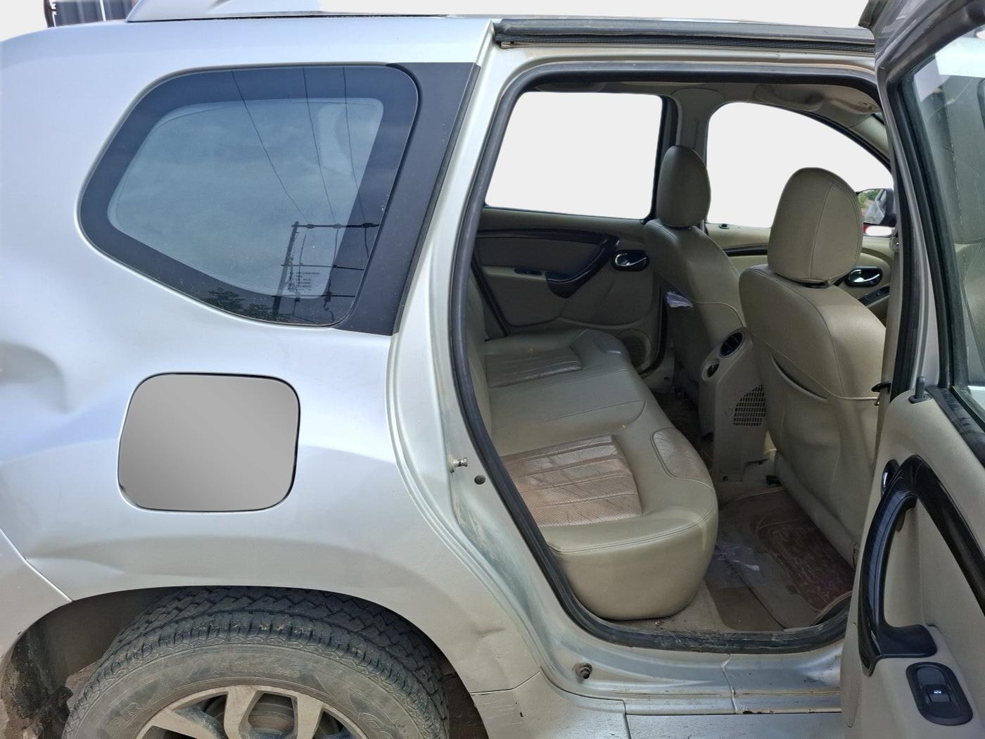 2014 Nissan Terrano XV D THP 110 PS, Diesel, Manual, 1,04,000 km, interior