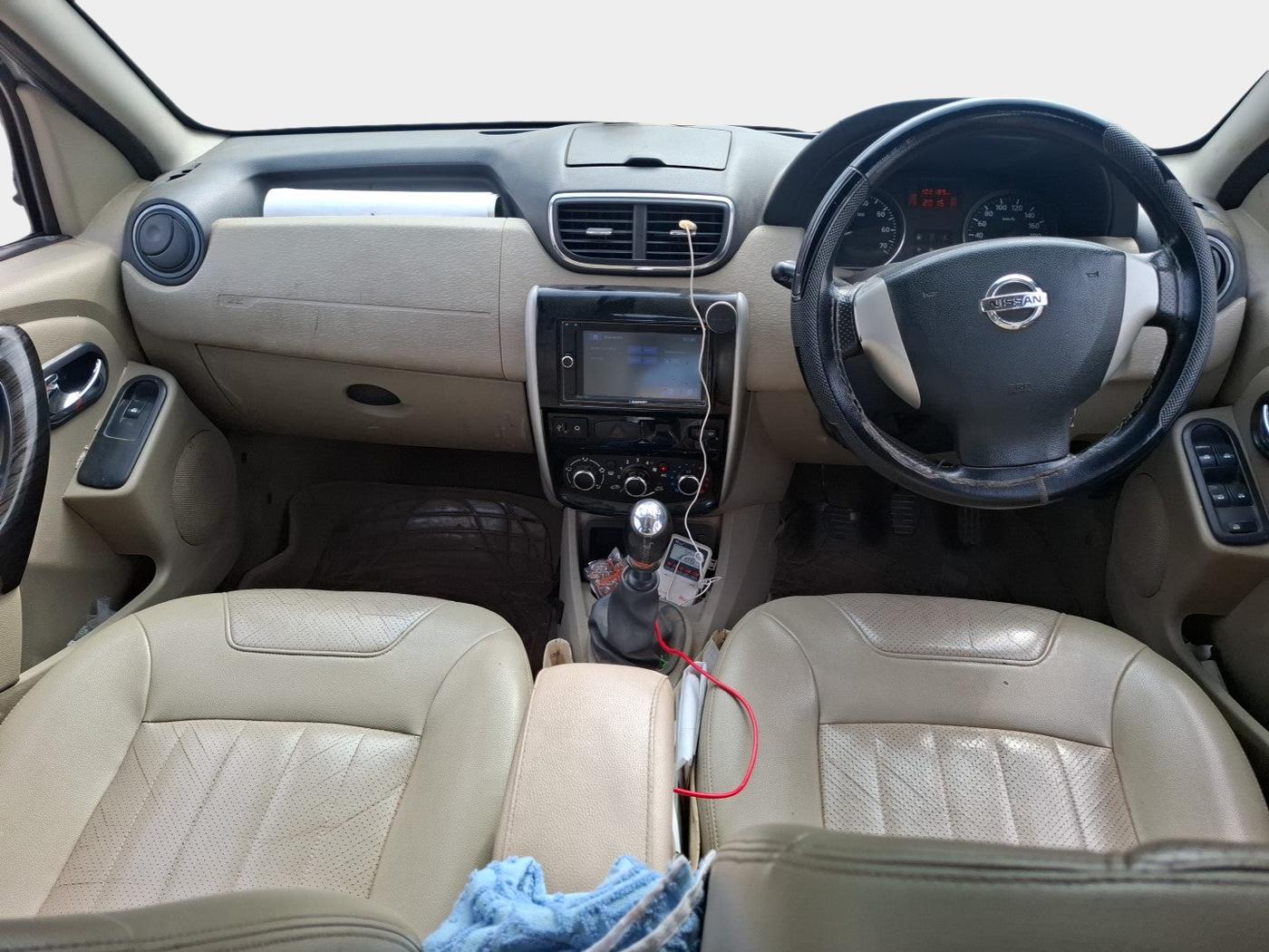 2014 Nissan Terrano XV D THP 110 PS, Diesel, Manual, 1,04,000 km, interior