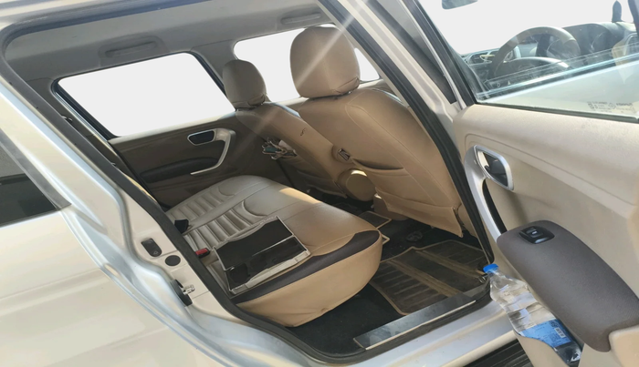 2017 Mahindra TUV300 T8, Diesel, Manual, 1,54,734 km, interior