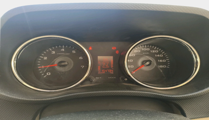 2017 Mahindra TUV300 T8, Diesel, Manual, 1,54,734 km, interior