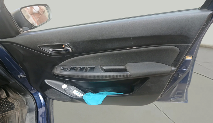 2018 Maruti Swift VXI AMT, Petrol, Automatic, 27,556 km, interior