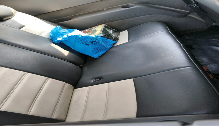 2015 Renault Lodgy 85 PS RXL, Diesel, Manual, 1,13,149 km, interior