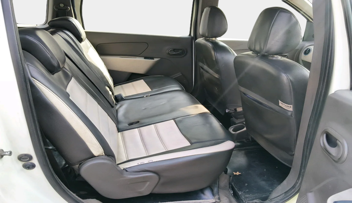 2015 Renault Lodgy 85 PS RXL, Diesel, Manual, 1,13,149 km, interior