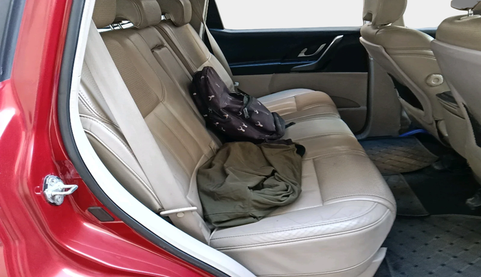 2016 Mahindra XUV500 W10, Diesel, Manual, 1,36,581 km, interior