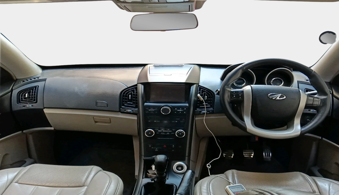 2016 Mahindra XUV500 W10, Diesel, Manual, 1,36,581 km, interior