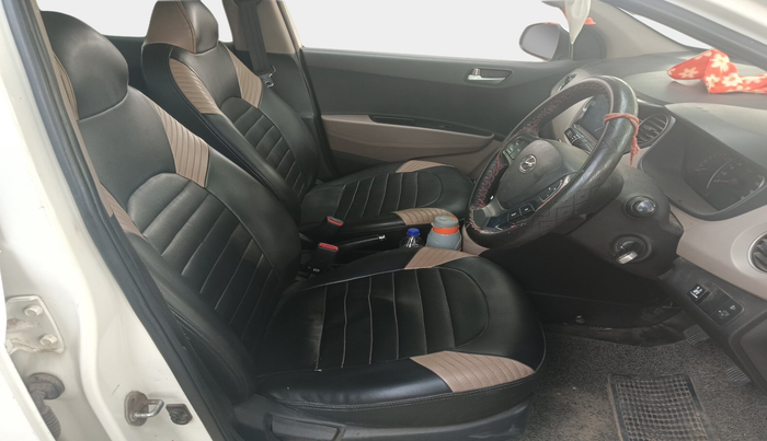2016 Hyundai Grand i10 SPORTZ 1.2 KAPPA VTVT, Petrol, Manual, 1,23,733 km, interior