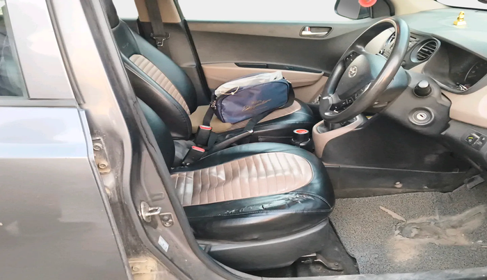 2016 Hyundai Grand i10 SPORTZ 1.2 KAPPA VTVT, Petrol, Manual, 2,51,081 km, interior