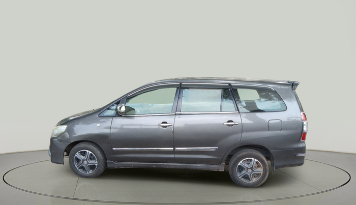 2014 Toyota Innova 2.5 GX 8 STR, Diesel, Manual, 1,27,268 km, exterior