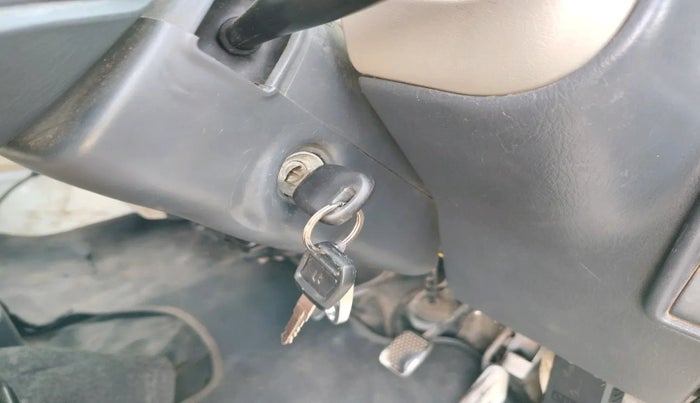 2010 Maruti Eeco 7 STR, Petrol, Manual, 2,56,988 km, interior