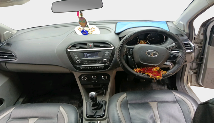 2018 Tata Tiago XZ PETROL, Petrol, Manual, 1,61,618 km, interior