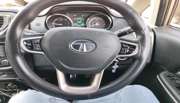 2018 Tata Hexa XT 4X2 7 STR, Diesel, Manual, 1,43,116 km, interior