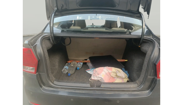 2016 Volkswagen Ameo HIGHLINE1.5L, Diesel, Manual, 1,48,208 km, exterior