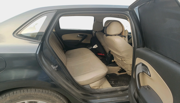 2016 Volkswagen Ameo HIGHLINE1.5L, Diesel, Manual, 1,48,208 km, interior