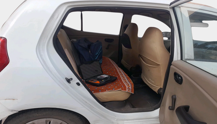 2013 Hyundai i10 ERA 1.1, Petrol, Manual, 2,03,945 km, interior