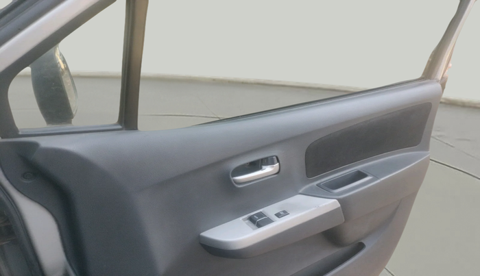 2010 Maruti Wagon R 1.0 LXI, Petrol, Manual, 1,43,275 km, interior