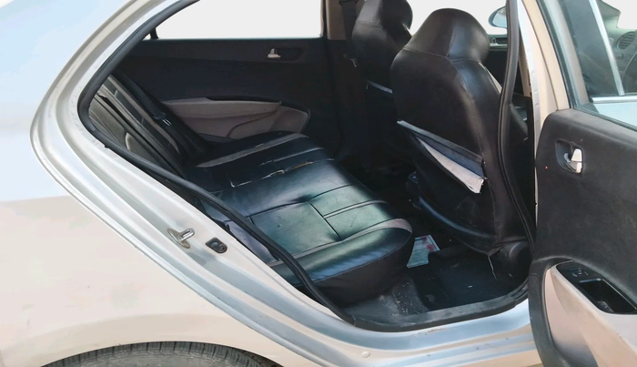 2015 Hyundai Xcent S 1.2, Petrol, Manual, 1,27,293 km, interior