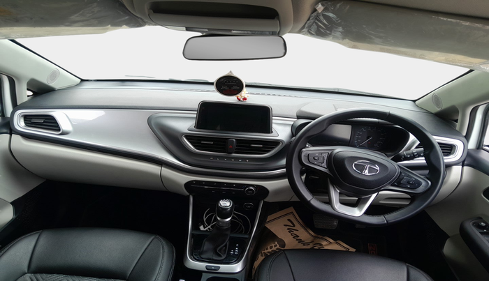 2023 Tata ALTROZ XZA, Petrol, Automatic, 12,807 km, interior