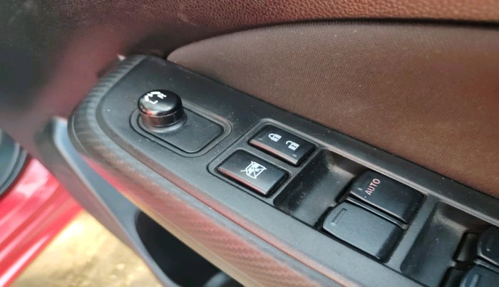 2018 Maruti Swift VXI AMT, Petrol, Automatic, 36,319 km, interior