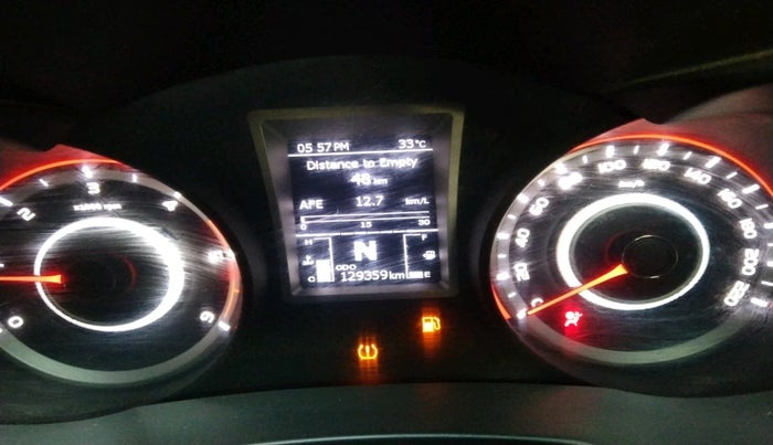 2019 Mahindra XUV300 W8 (O) 1.5 DIESEL, Diesel, Manual, 1,29,357 km, interior