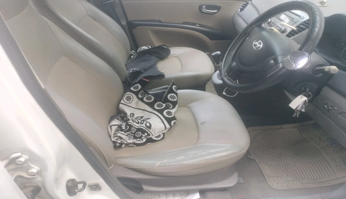 2011 Hyundai i10 MAGNA 1.1, Petrol, Manual, 1,12,603 km, interior