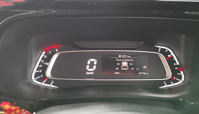 2025 KIA SONET HTK (O) 1.2 Petrol MT, Petrol, Manual, 6,778 km, interior