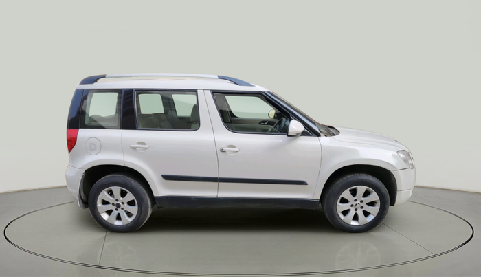 2011 Skoda Yeti ACTIVE 2.0 TDI CR 4X2, Diesel, Manual, 1,12,028 km, exterior