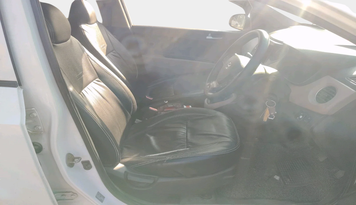 2016 Hyundai Grand i10 SPORTZ 1.2 KAPPA VTVT, CNG, Manual, 1,92,000 km, interior