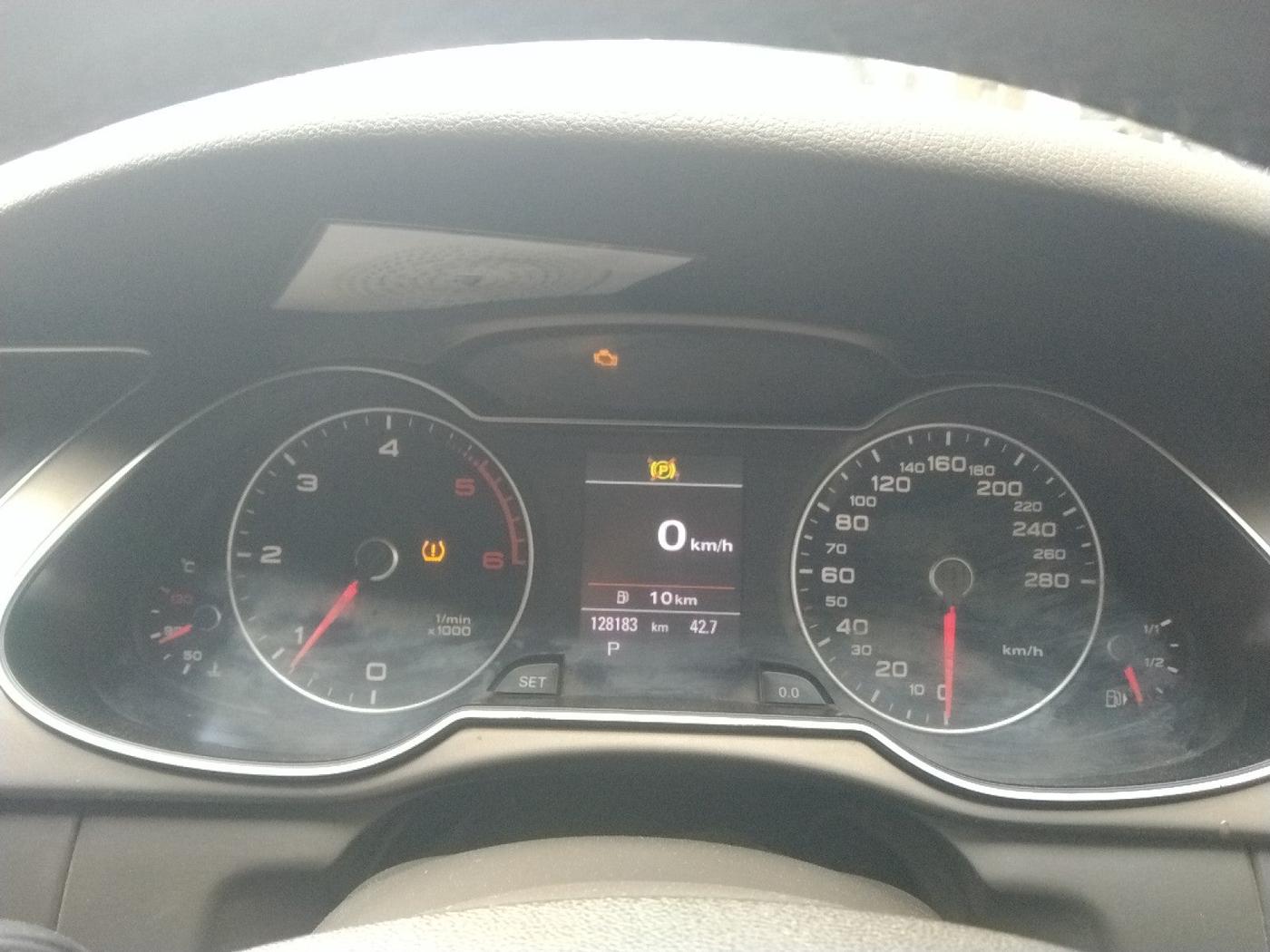 2012 Audi A4 2.0 TDI, Diesel, Automatic, 1,28,183 km, interior