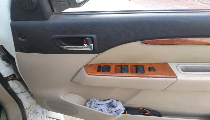 2010 Ford Endeavour 3.0L 4X4 AT, Diesel, Automatic, 1,41,511 km, interior