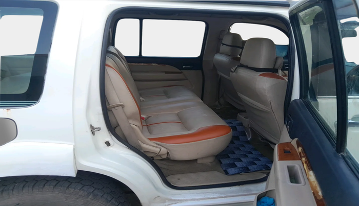 2010 Ford Endeavour 3.0L 4X4 AT, Diesel, Automatic, 1,41,511 km, interior