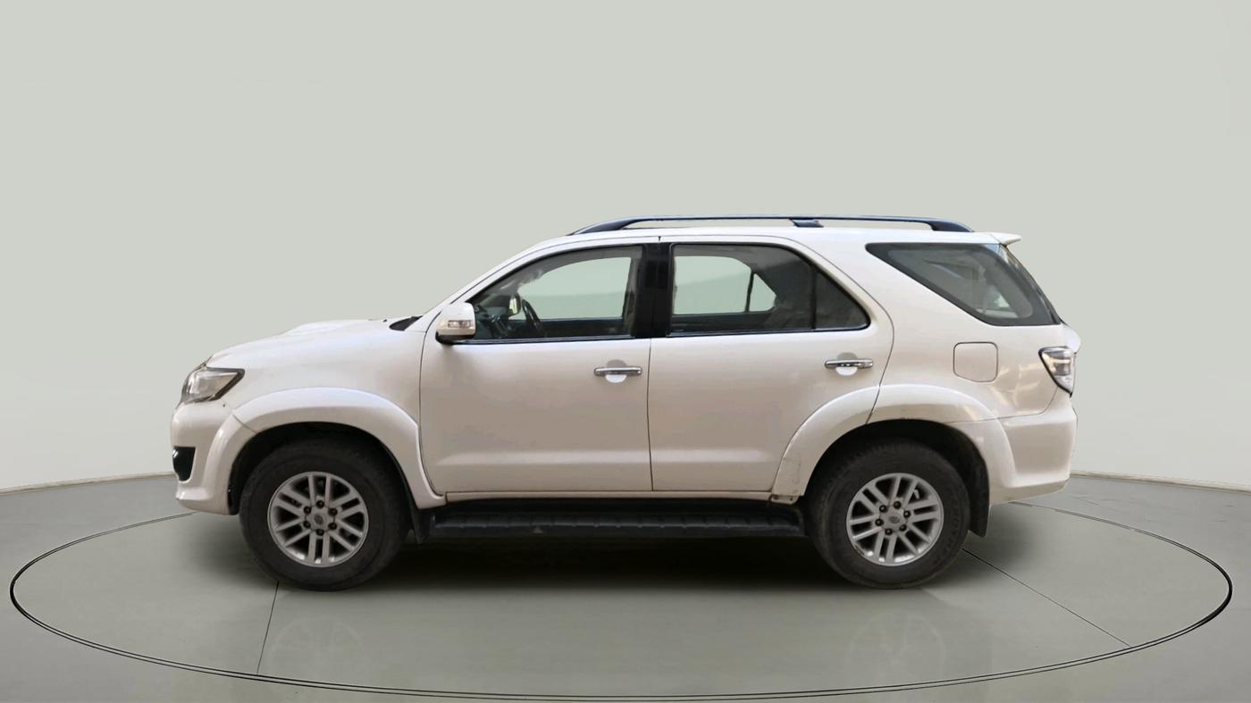 2014 Toyota Fortuner 3.0 4X2 MT, Diesel, Manual, 98,641 km, exterior