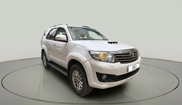 2014 Toyota Fortuner 3.0 4X2 MT, Diesel, Manual, 98,641 km, exterior
