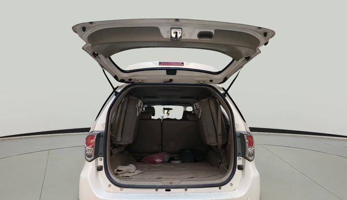 2014 Toyota Fortuner 3.0 4X2 MT, Diesel, Manual, 98,641 km, exterior